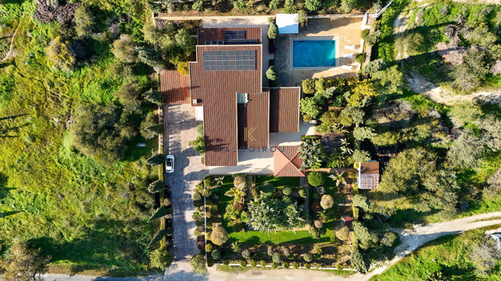 Image No.1-4 Bed House for sale