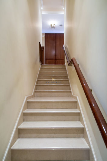 Image No.19-4 Bed House for sale