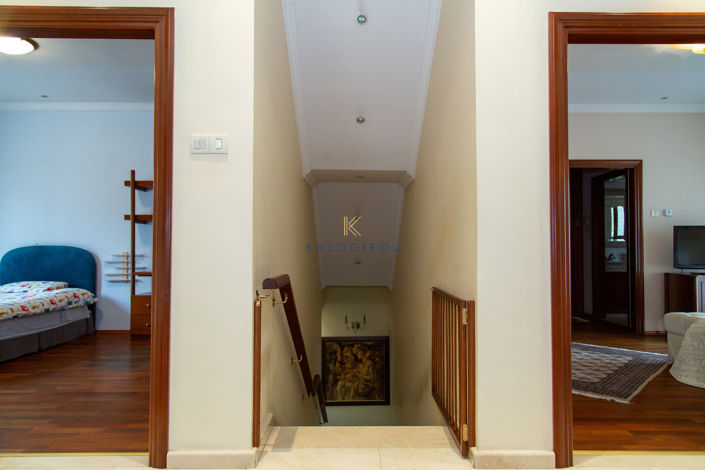 Image No.20-4 Bed House for sale