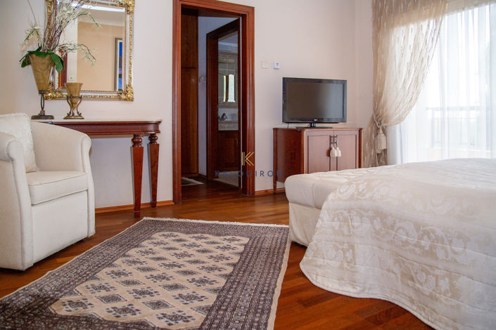 Image No.22-4 Bed House for sale