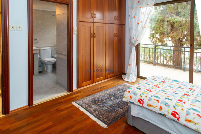 Image No.27-4 Bed House for sale