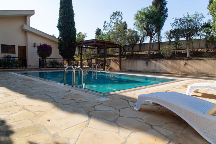 Image No.8-4 Bed House for sale