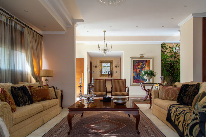 Image No.9-4 Bed House for sale