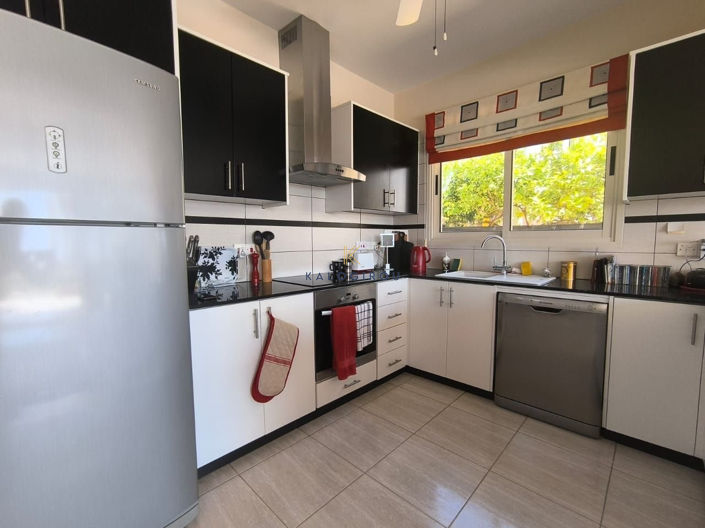 Image No.11-3 Bed House for sale