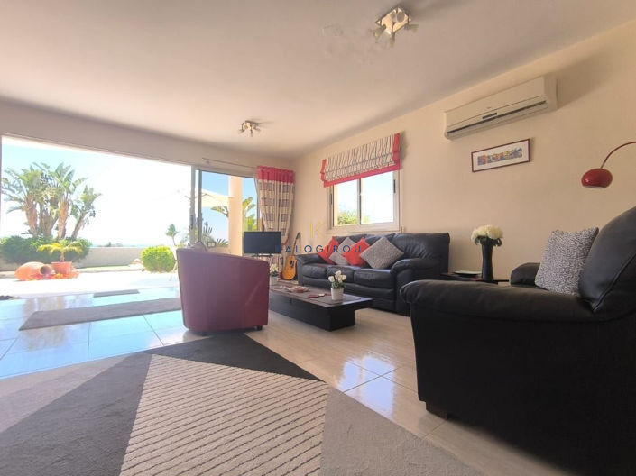 Image No.8-3 Bed House for sale