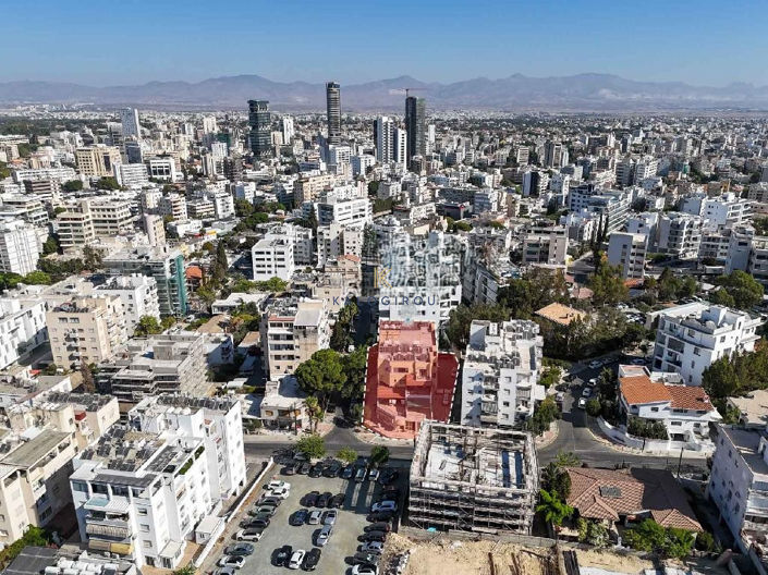 Image No.3-7 Bed Property for sale