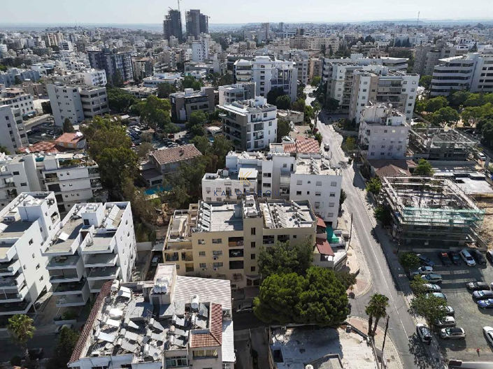 Image No.5-7 Bed Property for sale