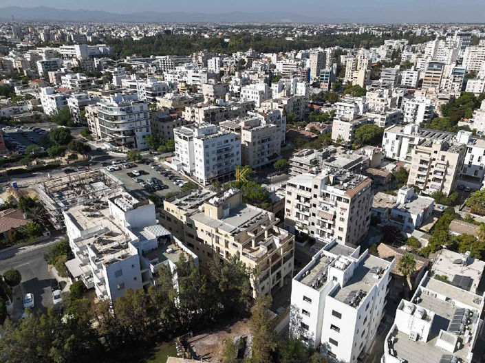 Image No.6-7 Bed Property for sale