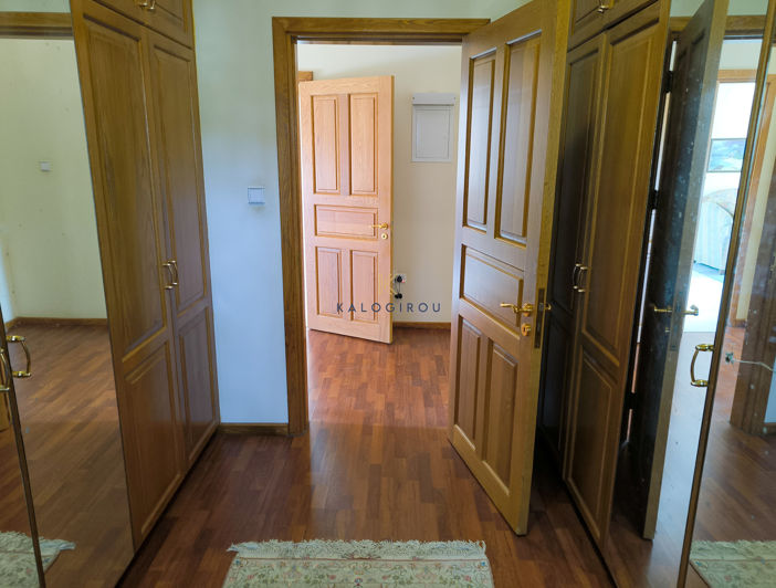 Image No.27-5 Bed House for sale