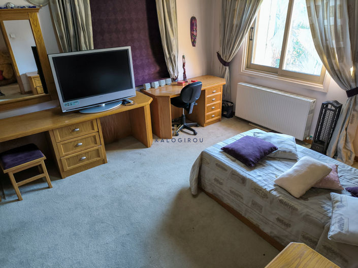 Image No.33-5 Bed House for sale