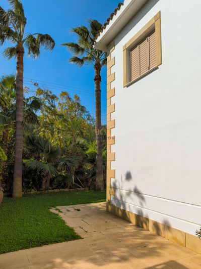 Image No.6-5 Bed House for sale