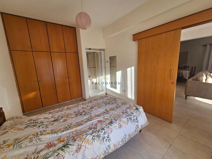 Image No.10-3 Bed House for sale