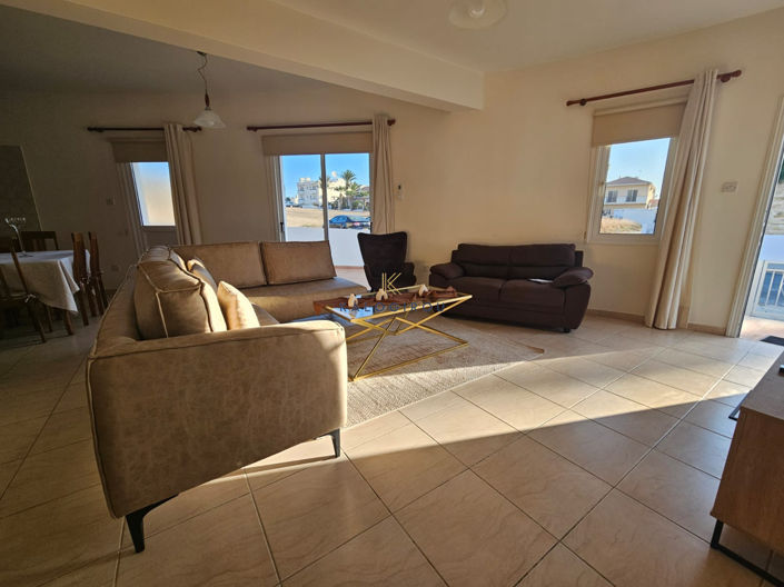 Image No.2-3 Bed House for sale