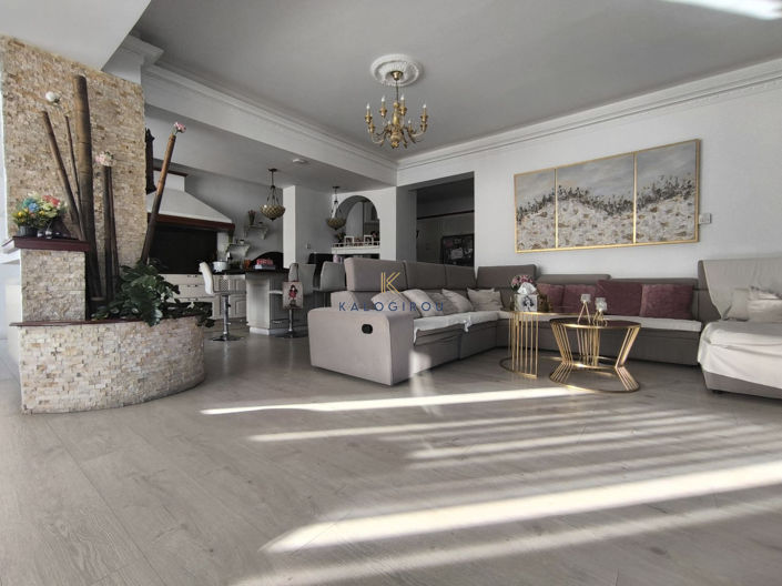 Image No.12-4 Bed House for sale