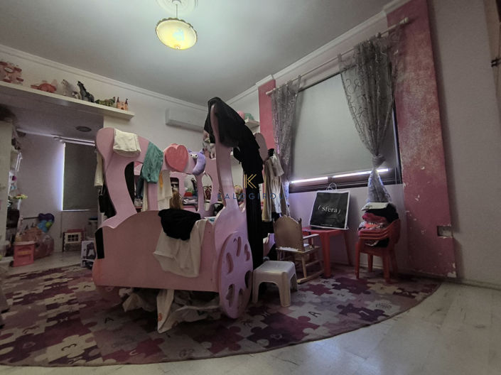 Image No.17-4 Bed House for sale