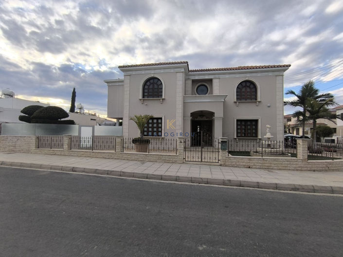 Image No.2-4 Bed House for sale