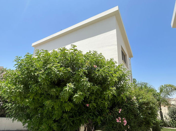 Image No.1-2 Bed House for sale