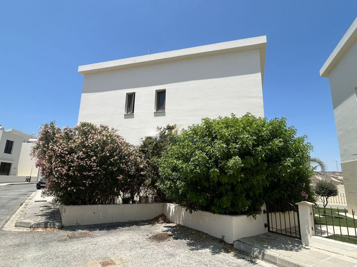 Image No.2-2 Bed House for sale