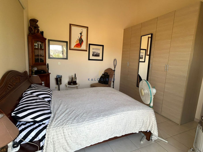 Image No.8-2 Bed House for sale