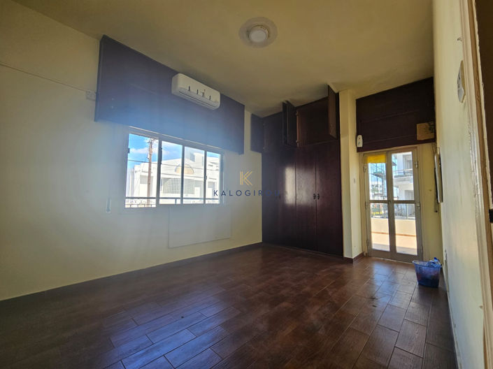 Image No.15-3 Bed House for sale