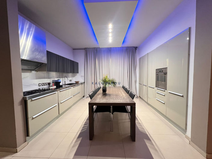 Image No.11-4 Bed House for sale