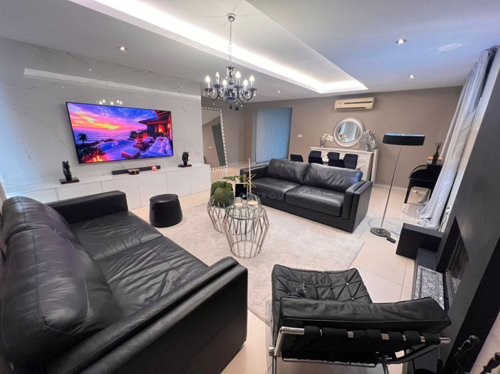 Image No.7-4 Bed House for sale