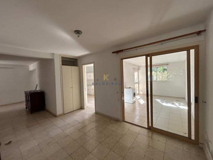 Image No.11-3 Bed House for sale