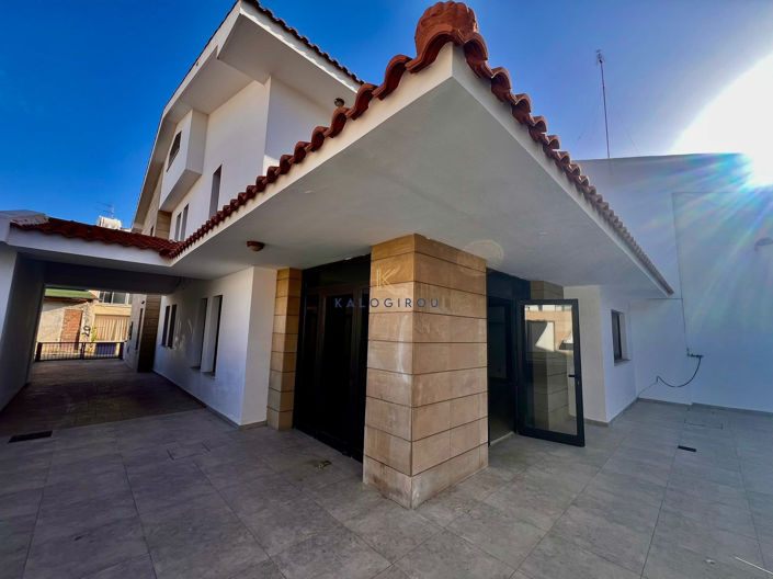 Image No.14-4 Bed House for sale