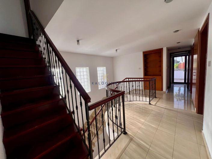 Image No.18-4 Bed House for sale