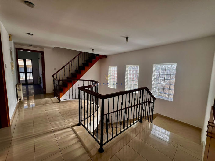 Image No.19-4 Bed House for sale