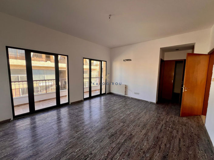 Image No.27-4 Bed House for sale