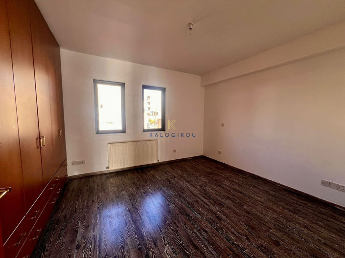 Image No.30-4 Bed House for sale