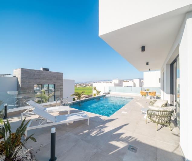 Image No.2-3 Bed Villa / Detached for sale