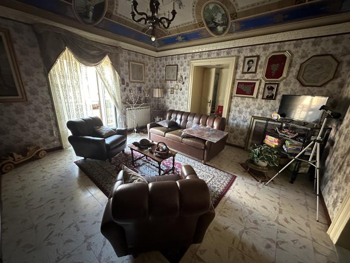 Image No.10-5 Bed Semi-Detached for sale