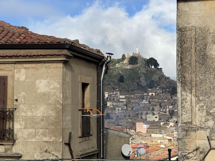 Image No.43-5 Bed Semi-Detached for sale