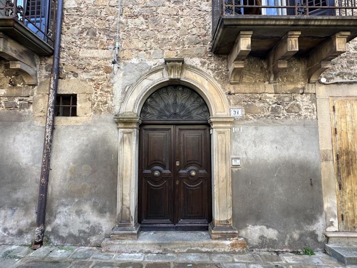 Image No.9-5 Bed Semi-Detached for sale