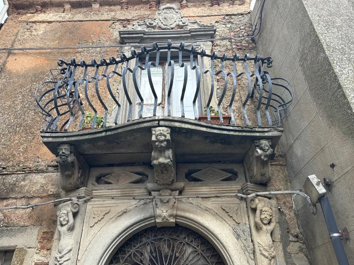 Image No.6-3 Bed Property for sale