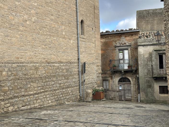 Image No.8-3 Bed Property for sale