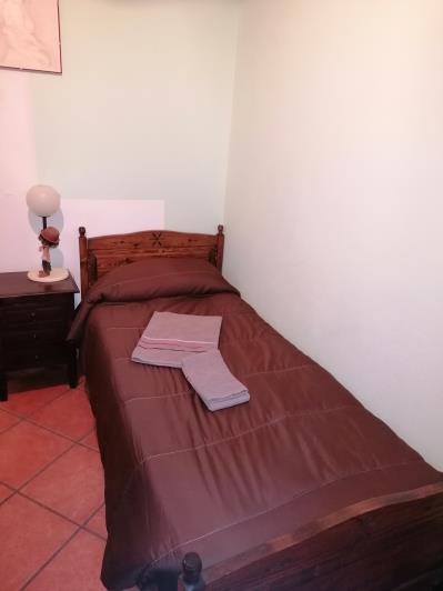 Image No.14-6 Bed Semi-Detached for sale