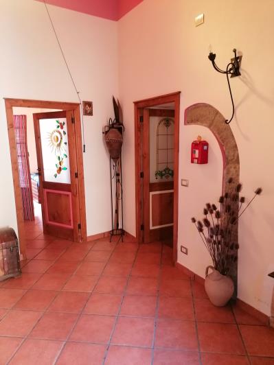 Image No.10-6 Bed Semi-Detached for sale