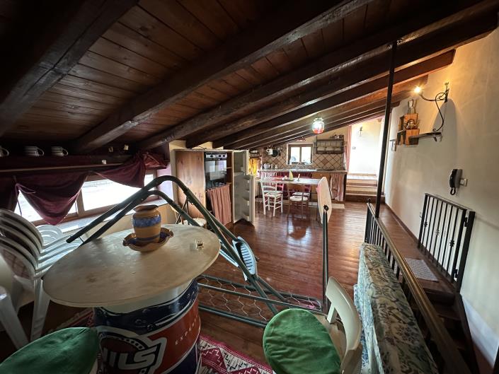 Image No.22-6 Bed Semi-Detached for sale