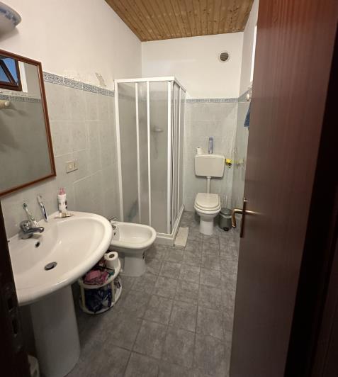 Image No.20-6 Bed House for sale