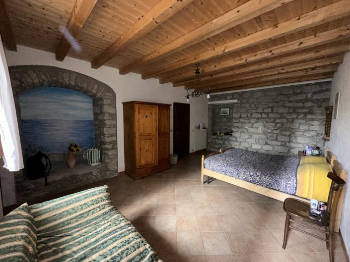 Image No.21-6 Bed House for sale