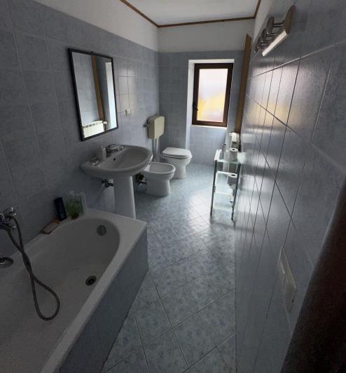 Image No.28-6 Bed House for sale