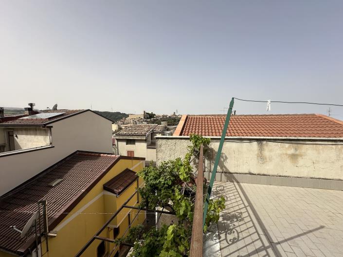 Image No.37-6 Bed House for sale