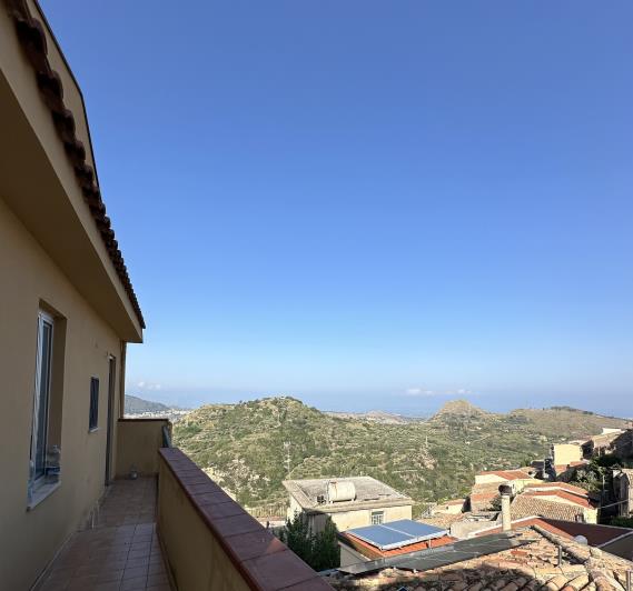 Image No.4-5 Bed Semi-Detached for sale