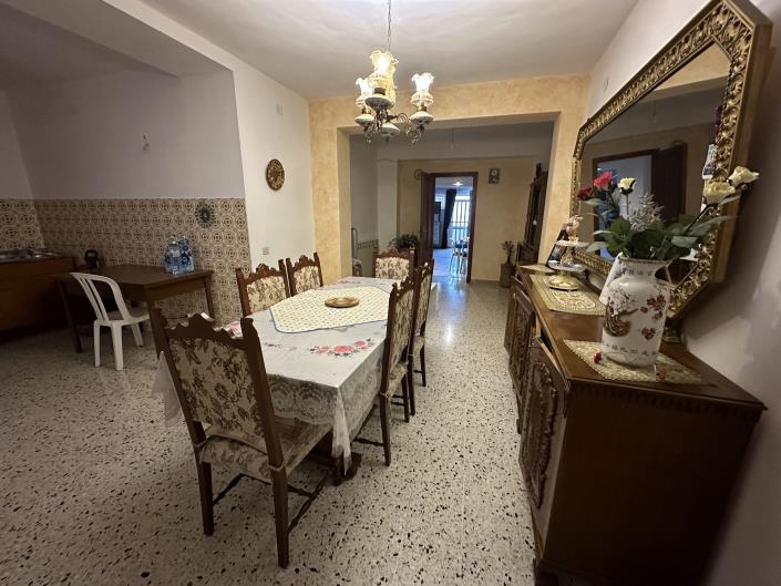 Image No.10-5 Bed Semi-Detached for sale