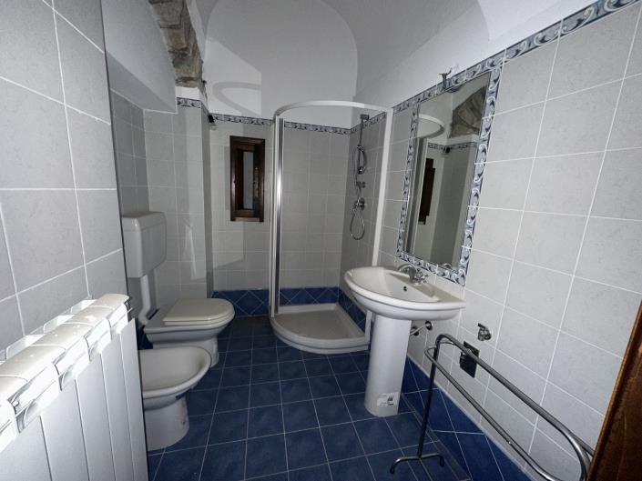 Image No.8-3 Bed Property for sale