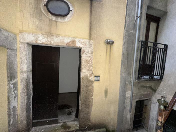 Image No.11-3 Bed Property for sale