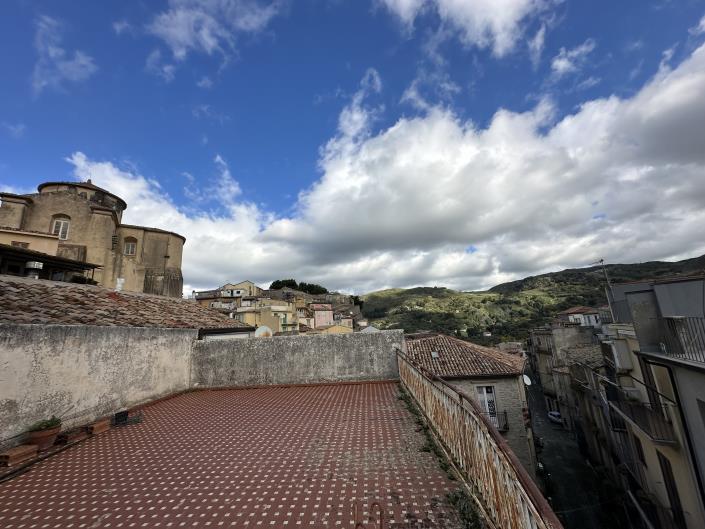 Image No.17-3 Bed Semi-Detached for sale